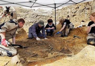 Wszędzie groby naszych bohaterów